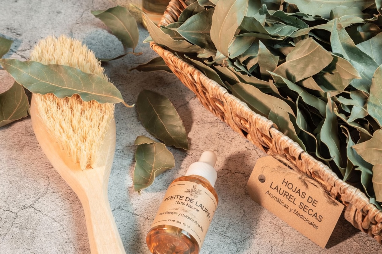 ¿Podría la hoja de laurel ser un simple hábito de cuidado de la piel que muchos adultos mayores pasan por alto?