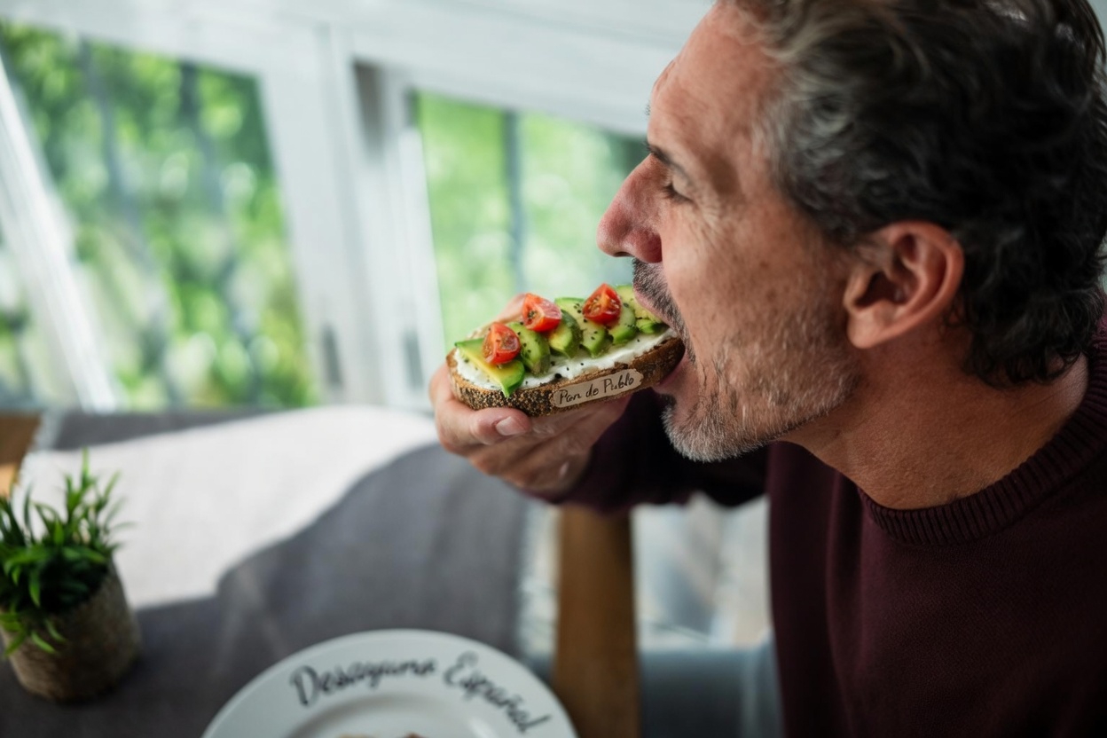 Hombres mayores de 40: ¿Es esta fruta un hábito sencillo para apoyar la salud de la próstata?