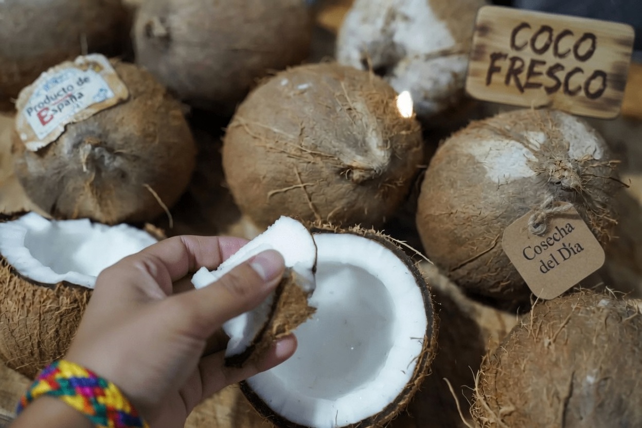 Descubra este sencillo hábito de 2 minutos con aceite de coco que las personas mayores están probando para el cuidado de la piel