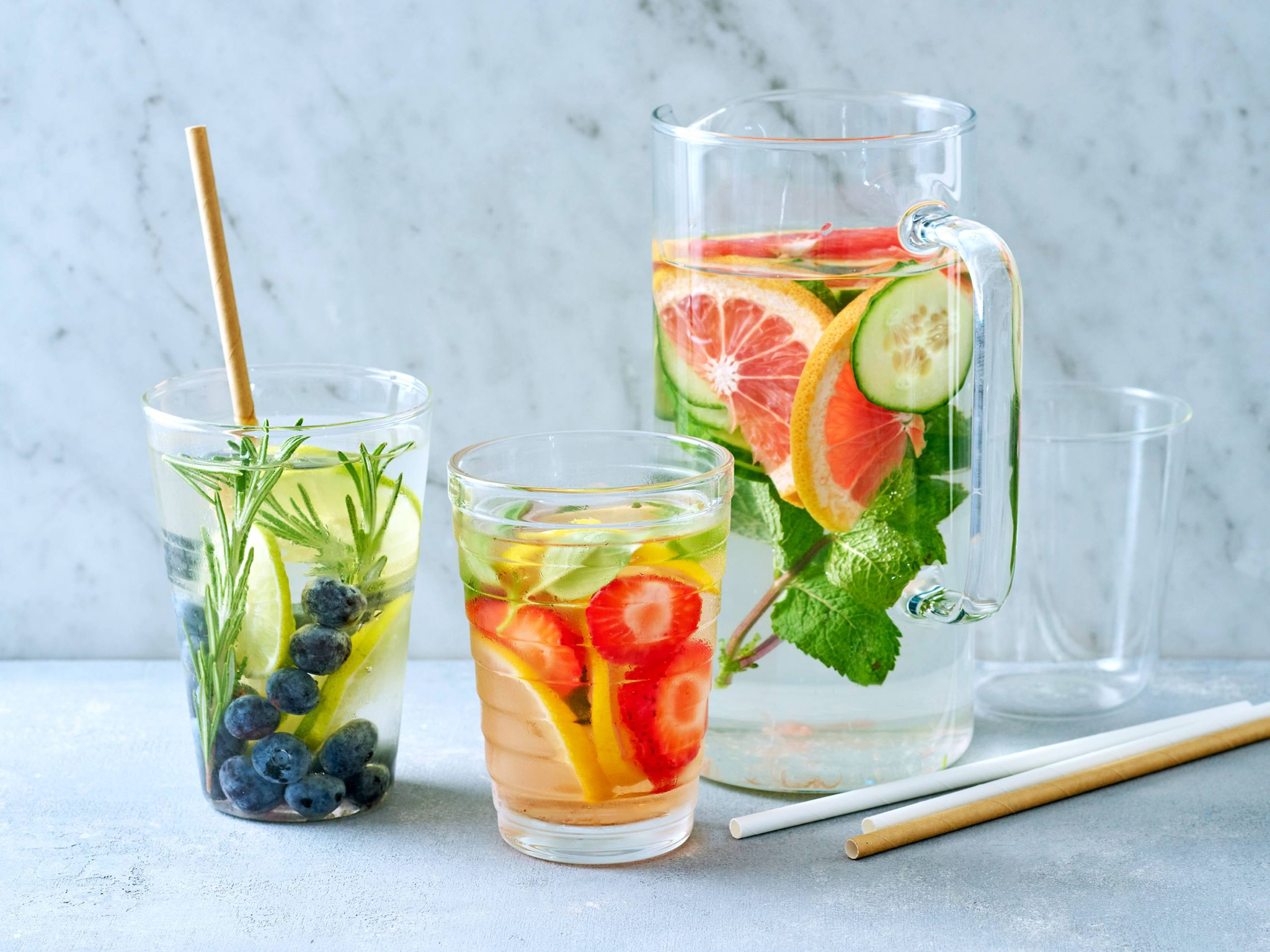 9 razones por las que deberías beber agua con pepino, jengibre, menta y limón todos los días