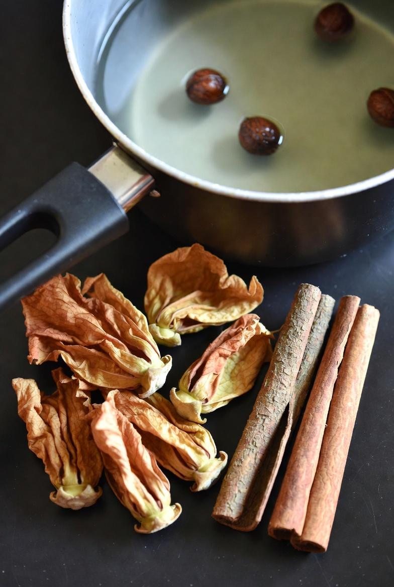 Descubre las Sorprendentes Propiedades para la Salud del Té de Hibisco con Canela y Clavo